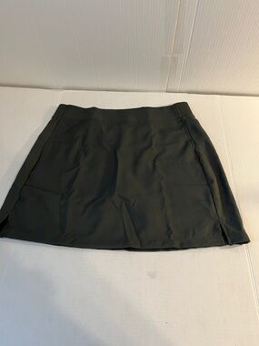 32° heat women’s small, olive green skort front side pockets small side slit